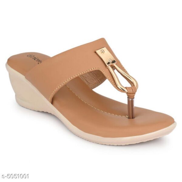 Trendy Women's Flat Sandals  | Dashing