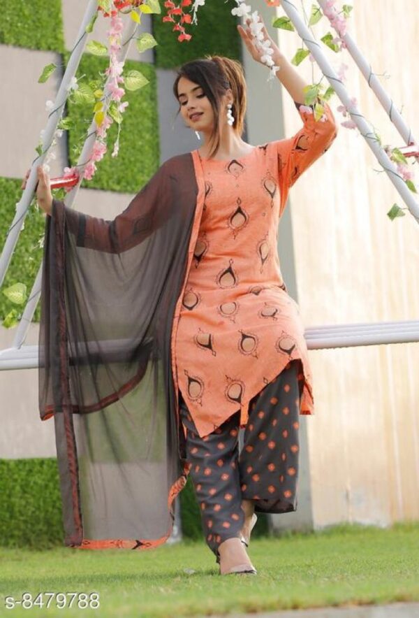 Women Peach Kurta With Grey Palazzo And Dupatta
